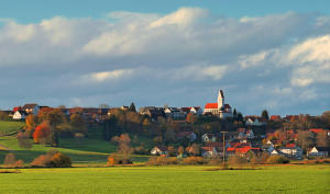 ... ebenso die Kirche vom Burtenbacher Ortsteil Kemnat.