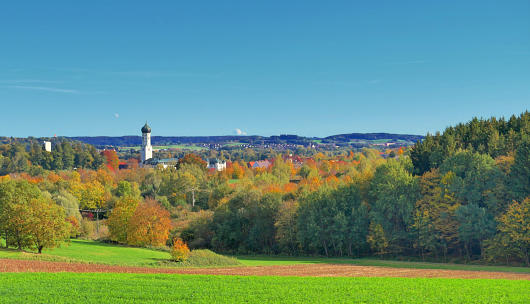 Bllick von den Oberrohrer Anöhen ins herbstliche Mindeltal.