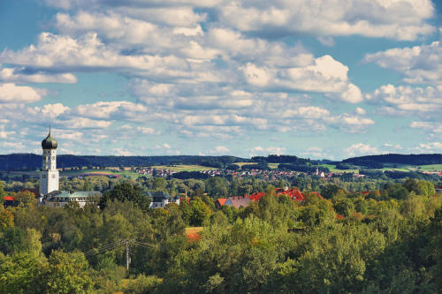 Blick von den Oberrohrer Anhöhen ins spätsommerliche Mindeltal.